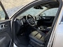 Volvo XC40 Plug-in Hybrid T5 Plus Bright | Facelift | Lederen bekleding | Adaptive cruise control | 20 inch velgen | Stoel- en stuurverwarming | Navigatie | Apple Carplay / Android Auto | LED koplampen | Getint glas | Dode hoek detectie BLIS | Alarm |
