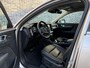 Volvo XC40 Plug-in Hybrid T5 Plus Bright | Facelift | Lederen bekleding | Adaptive cruise control | 20 inch velgen | Stoel- en stuurverwarming | Navigatie | Apple Carplay / Android Auto | LED koplampen | Getint glas | Dode hoek detectie BLIS | Alarm |