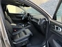 Volvo XC40 Plug-in Hybrid T5 Plus Bright | Facelift | Lederen bekleding | Adaptive cruise control | 20 inch velgen | Stoel- en stuurverwarming | Navigatie | Apple Carplay / Android Auto | LED koplampen | Getint glas | Dode hoek detectie BLIS | Alarm |