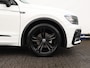Volkswagen Tiguan 1.5 TSI R-Line 150 PK DSG | Black Style | Led | Panoramadak | Trekhaak | Camera | Navigatie |