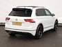 Volkswagen Tiguan 1.5 TSI R-Line 150 PK DSG | Black Style | Led | Panoramadak | Trekhaak | Camera | Navigatie |