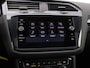 Volkswagen Tiguan 1.5 TSI R-Line 150 PK DSG | Black Style | Led | Panoramadak | Trekhaak | Camera | Navigatie |
