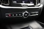 Volvo V60 2.0 B3 Momentum Business Automaat - Carplay, Digital Cockpit