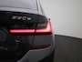 BMW 3-Serie Touring 330e AUTOMAAT | M-PAKKET INTERIEUR & EXTERIEUR | HARMAN KARDON | CAMERA | NAVIGATIE | APPLE CARPLAY | CLIMA | CRUISE | PDC | ALCANTARA/LEDER | VIRTUEEL | 12 MAANDEN BOVAG GARANTIE |