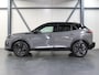 Peugeot 2008 1.2 Hybrid 136PK GT | 1ste eigenaar | AppleCarPlay/AndroidAuto | Climate Control | Cruise Control | 360'Camera | FULL LED | Navigatie | LMV | Parkeersensoren | Privacy Glass | Isofix | Two-Tone | Sfeerverlichting |