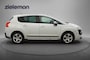 Peugeot 3008 2.0 HDiF Blue Lease Executive - Panorama, Navi, Cruise, Clima, Trekhaak