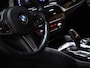 BMW 5-Serie Touring 520i High Executive Edition [SCHUIFDAK, MEMORY SEATS, CAMERA, HEAD UP DISPLAY, VOL LEDER, SPORTSTOELEN, NIEUWSTAAT]