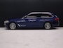 BMW 5-Serie Touring 520i High Executive Edition [SCHUIFDAK, MEMORY SEATS, CAMERA, HEAD UP DISPLAY, VOL LEDER, SPORTSTOELEN, NIEUWSTAAT]