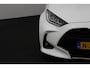 Toyota Yaris 1.5 Hybrid Executive | Stuur en stoel verwarming | Panoramadak | Parkeersensoren | Leder / stof bekleding |