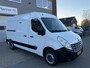 Renault Master T33 2.3 dCi L2H2 Générique! 3-Pers.! Nwe APK!