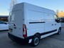Renault Master T33 2.3 dCi L2H2 Générique! 3-Pers.! Nwe APK!