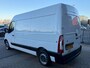 Renault Master T33 2.3 dCi L2H2 Générique! 3-Pers.! Nwe APK!