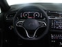Volkswagen Tiguan R-Line 1.5 TSI 150 PK | Matrix IQ LED | Side Assist | Camera | Trekhaak | Panoramadak | Stuur- en Stoelverwarming | Navigatie |