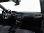 Volkswagen Tiguan R-Line 1.5 TSI 150 PK | Matrix IQ LED | Side Assist | Camera | Trekhaak | Panoramadak | Stuur- en Stoelverwarming | Navigatie |