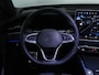Volkswagen Passat Variant R-Line 1.5 eTSI 150 PK | Matrix IQ LED | 360 Camera | HUD | Panoramadak | Side Assist | Elektronischekofferbakklep | Stuur- en Stoelverwarming |