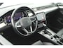 Volkswagen Passat Variant 1.5 TSI 150pk DSG R-Line Business + Trekhaak Camera Leder Stoelverwarming Virtual Cockpit Navigatie