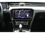 Volkswagen Passat Variant 1.5 TSI 150pk DSG R-Line Business + Trekhaak Camera Leder Stoelverwarming Virtual Cockpit Navigatie