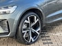 Volvo XC60 T6 Plug-in hybrid AWD Ultra Dark | Bowers & Wilkins audiosysteem | Luchtvering | 22 inch Velgen | 360° Camera | Op Voorraad |