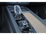 Volvo XC60 T8 Recharge AWD Ultra Bright - Panorama/schuifdak - IntelliSafe Assist & Surround - 360º Camera - Bowers & Wilkins audio - Adaptieve LED koplampen - Verwarmde voorstoelen, stuur & achterbank - Parkeersensoren voor & achter - Elektr. bedienb. voorstoelen met geheugen - Head up display - Draadloze tel. lader - Extra getint glas - Elektr. inklapbare trekhaak - 20' LMV