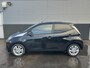 Toyota Aygo 1.0 VVT-i x-joy Nieuw geleverd incl: Climate control, Parkeerhulp camera, Navigatie, LM velgen, Metallic lak,