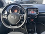 Toyota Aygo 1.0 VVT-i x-joy Nieuw geleverd incl: Climate control, Parkeerhulp camera, Navigatie, LM velgen, Metallic lak,