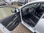 Renault Clio 0.9 TCe Intens Schitterende Clio incl: Navigatie, Climate control, Cruise control, Parkeerhulp camera incl parkeersensoren achter, LM velgen, Privacyglass