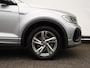 Volkswagen T-Roc 1.0 TSI 110 pk R-Line | Navigatie | Trekhaak | Achteruitrijcamera | Climatronic | Dodehoeksensor |