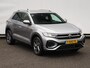 Volkswagen T-Roc 1.0 TSI 110 pk R-Line | Navigatie | Trekhaak | Achteruitrijcamera | Climatronic | Dodehoeksensor |