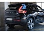Volvo XC40 Recharge Core 70 kWh | Stoelverwarming | Stuurwielverwarming | 4-seizoenen banden | Warmtepomp | 1ste Eigenaar | Google Infotainment | Parkeercamera | Parkeersensoren voor + achter | draadloze telefoonlader
