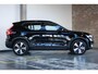 Volvo XC40 Recharge Core 70 kWh | Stoelverwarming | Stuurwielverwarming | 4-seizoenen banden | Warmtepomp | 1ste Eigenaar | Google Infotainment | Parkeercamera | Parkeersensoren voor + achter | draadloze telefoonlader