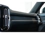 Volvo XC40 Recharge Core 70 kWh | Stoelverwarming | Stuurwielverwarming | 4-seizoenen banden | Warmtepomp | 1ste Eigenaar | Google Infotainment | Parkeercamera | Parkeersensoren voor + achter | draadloze telefoonlader