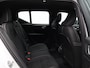 Volvo XC40 2.0 B4 Plus Black Edition / Nubuck Bekleding / Harman Kardon / Stoel+Stuurverwarming / Adaptive Cruise / Pilot Assist / BLIS / Keyless /