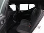 Volvo XC40 2.0 B4 Plus Black Edition / Nubuck Bekleding / Harman Kardon / Stoel+Stuurverwarming / Adaptive Cruise / Pilot Assist / BLIS / Keyless /