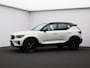 Volvo XC40 2.0 B4 Plus Black Edition / Nubuck Bekleding / Harman Kardon / Stoel+Stuurverwarming / Adaptive Cruise / Pilot Assist / BLIS / Keyless /