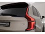 Volvo XC90 2.0 T8 Plug-in hybrid AWD Ultra Dark | Full Option | Luchtvering | B&W audio | Massage | Pano | HUD | Stoelventilatie | 22'' |