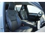 Volvo XC90 2.0 T8 Plug-in hybrid AWD Ultra Dark | Matrix LED Koplampen | Actieve Luchtvering Met FOUR-C | Bowers & Wilkins Audiosysteem | Nappaleer Met Ventilatie | Massagefunctie Voorstoelen | 4-Zone Electronic Climate Control | Volvo Guard Alarm | Panoramisch Schuif-/Kanteldak | Grafisch Head-up Display | Gelamineerde Zijruiten Rondom | Extra Getint Glas Achter | 22 inch Lichtmetalen Velgen | Adaptieve Cruise Control Met Pilot Assist |
