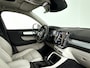 Volvo XC40 T2 Momentum Business | Panoramadak | Parkeercamera | Cruise control | Navigatie | Trekhaak