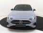 Mercedes-Benz CLA 180 Business Solution AMG Nightpakket - Panoramadak - 19 Inch - Trekhaak - Elektrische Stoelen