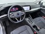 Volkswagen Golf 1.5 eTSI | Carplay | Camera | ERGO Stoel | Head-up Display | Side Assist | ACC | Stuur-/Stoelverwarming |