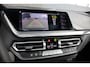 BMW 1-Serie M135i xDrive | Pano | Shadow-Line | LED Projector | Live Cockpit | HUD | Carplay | Sfeer | Active Guard Plus | Camera | Draadloos Laden | 19 Inch M-Sport | Keyless | 1 Eigenaar | Dealer Onderhouden | BTW | Garantie