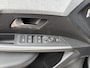 Peugeot 5008 1.2 Hybrid 145 PK GT Automaat | Elektrische Kofferklep | Panorama Schuif-/Kanteldak | 7-Zits | Navigatie | Parkeercamera | Keyless Entry | Parkeersensoren V+A | Full LED Verlichting | Stoel- & Stuurverwarming | 19" Lichtmetalen Velgen |