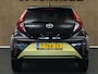 Toyota Aygo X 1.0 VVT-i S-CVT Premium - ORIGINEEL NEDERLANDSE AUTO - PARKEERSENSOREN VOOR EN ACHTER - DRAADLOZE TELEFOON LADER - KEYLESS ENTRY & START - DRAADLOZE APPLE CARPLAY/ANDROID AUTO - STOELVERWARMING