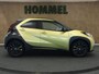 Toyota Aygo X 1.0 VVT-i S-CVT Premium - ORIGINEEL NEDERLANDSE AUTO - PARKEERSENSOREN VOOR EN ACHTER - DRAADLOZE TELEFOON LADER - KEYLESS ENTRY & START - DRAADLOZE APPLE CARPLAY/ANDROID AUTO - STOELVERWARMING