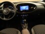 Toyota Aygo X 1.0 VVT-i S-CVT Premium - ORIGINEEL NEDERLANDSE AUTO - PARKEERSENSOREN VOOR EN ACHTER - DRAADLOZE TELEFOON LADER - KEYLESS ENTRY & START - DRAADLOZE APPLE CARPLAY/ANDROID AUTO - STOELVERWARMING