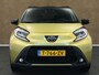 Toyota Aygo X 1.0 VVT-i S-CVT Premium - ORIGINEEL NEDERLANDSE AUTO - PARKEERSENSOREN VOOR EN ACHTER - DRAADLOZE TELEFOON LADER - KEYLESS ENTRY & START - DRAADLOZE APPLE CARPLAY/ANDROID AUTO - STOELVERWARMING