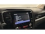 Mitsubishi Outlander 2.4 PHEV Pure NAVI CAMERA CARPLAY ECC CRUISE STOELVERWARMING.