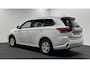 Mitsubishi Outlander 2.4 PHEV Pure NAVI CAMERA CARPLAY ECC CRUISE STOELVERWARMING.