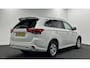 Mitsubishi Outlander 2.4 PHEV Pure NAVI CAMERA CARPLAY ECC CRUISE STOELVERWARMING.