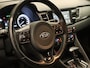 Kia Niro Hybrid 1.6 GDi ExecutiveLine - ORIGINEEL NEDERLANDSE AUTO - STUUR EN STOEL VERWARMING - TREKHAAK 1.300KG GEREMD TREKGEWICHT - KEYLESS ENRTY & START - PARKEERSENSOREN ACHTER - ACHTERUITRIJ CAMERA - DODEHOEK DETECTIE