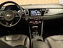Kia Niro Hybrid 1.6 GDi ExecutiveLine - ORIGINEEL NEDERLANDSE AUTO - STUUR EN STOEL VERWARMING - TREKHAAK 1.300KG GEREMD TREKGEWICHT - KEYLESS ENRTY & START - PARKEERSENSOREN ACHTER - ACHTERUITRIJ CAMERA - DODEHOEK DETECTIE